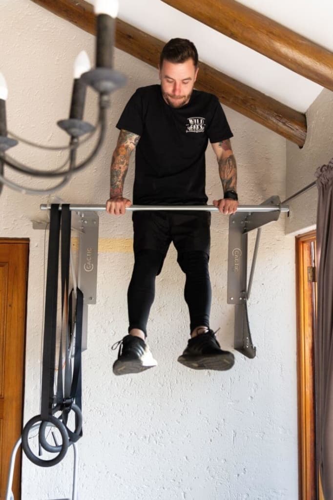 Kipping-Bar-Muscle-up