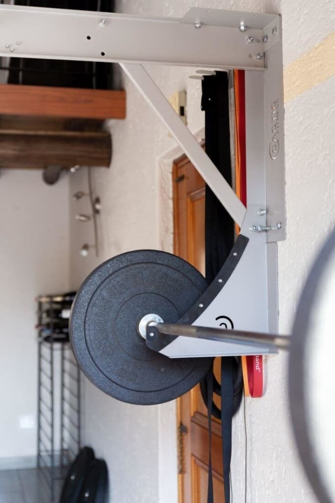 Kipping-Bar-with-Bar-Holder